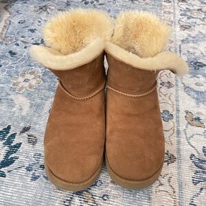 UGG Classic Cuff Mini Boots Sheepskin Women’s Chestnut